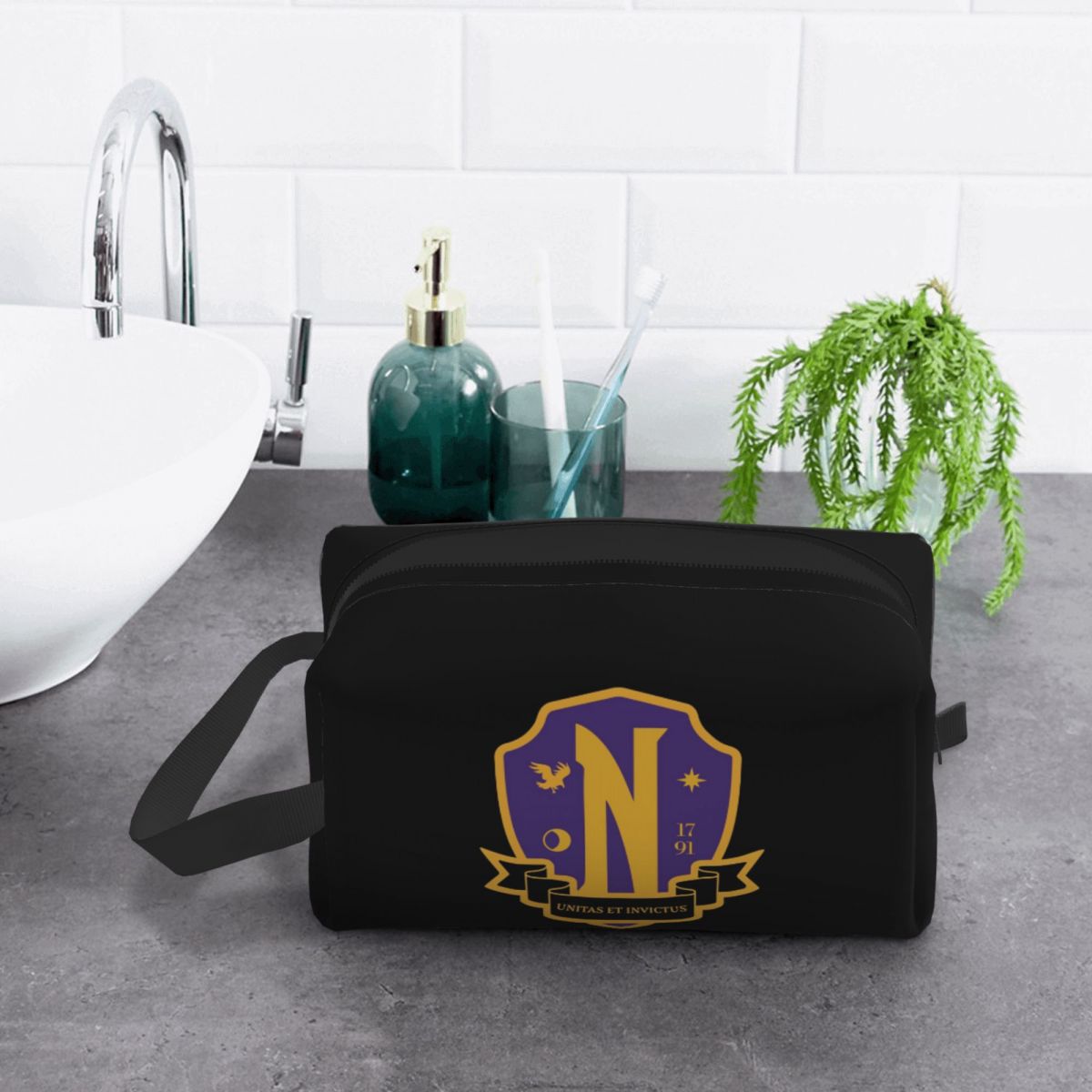 Nevermore Academy Crest (clean - Beauty Makeup Academy avis et prix